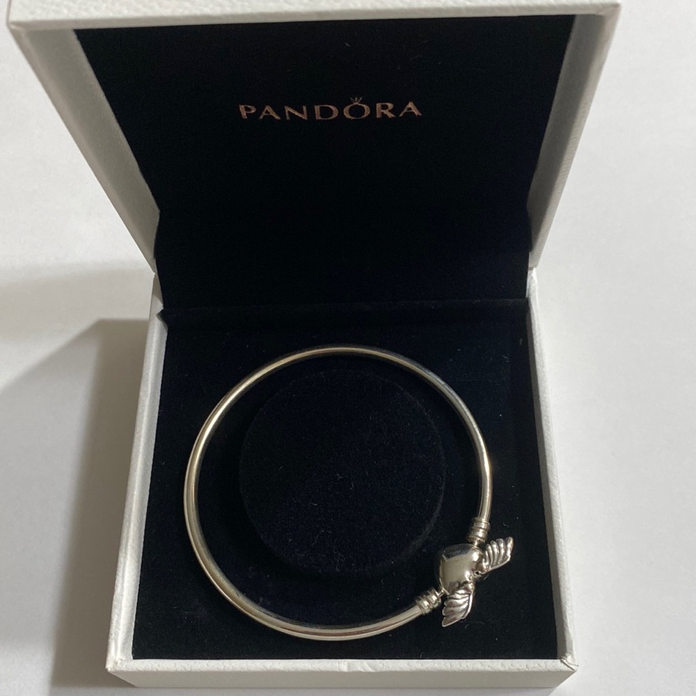 Authentic Limited Edition Wing Hearted Bracelet  CHRISTMAS SPECIAL